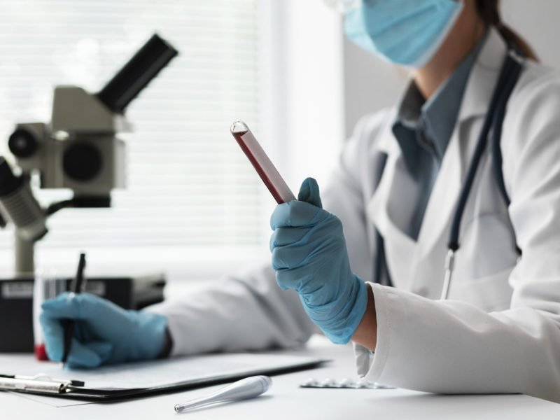 doctor-wearing-face-mask-hospital